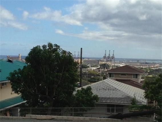 2nd image of 915 Luka St