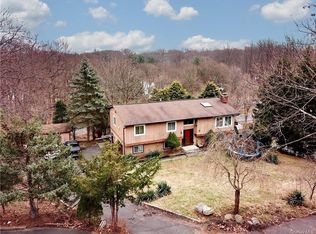 1 Terrace Rd, Suffern, NY 10901
