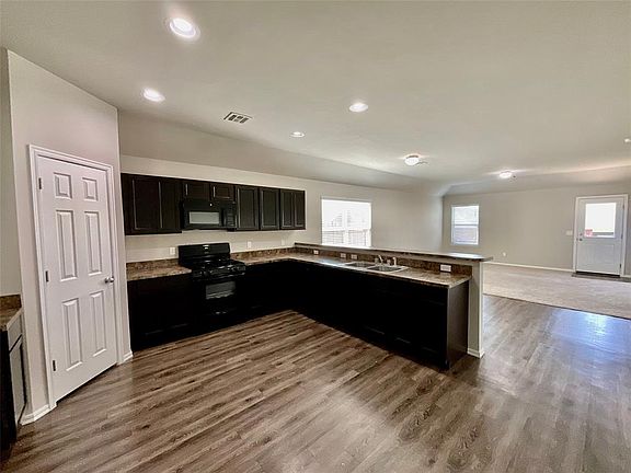 5th image of 9304 NW 72nd St