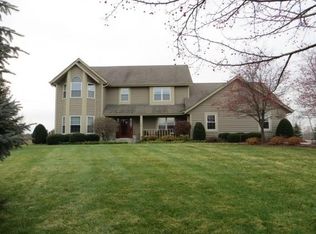 8401 W Daventry Rd, Mequon, WI 53097