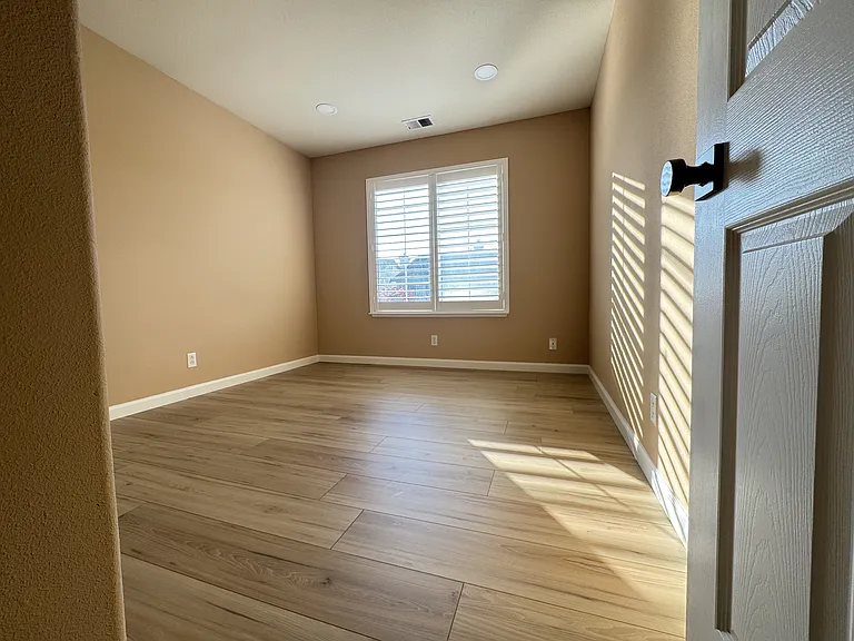 15680 Atlantus Ave — Photo 15