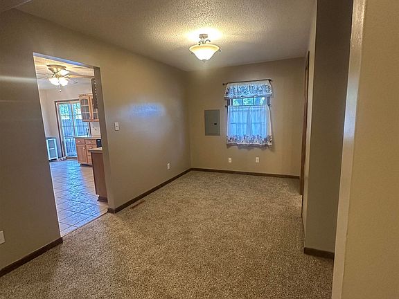 4th image of 679 2150 Ln