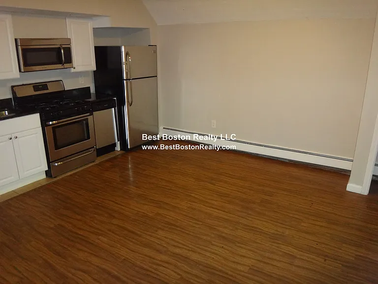 120 Charles St #2 — Photo 2