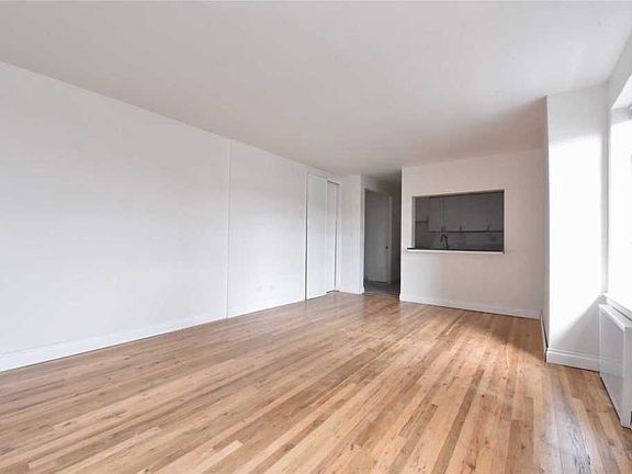 5th image of 3720 87th St APT 5C