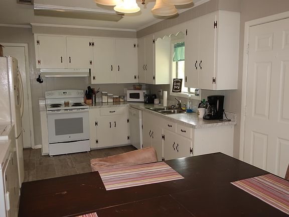 3rd image of 106 Southern Hills Dr