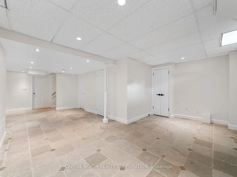 231 Venice Gate Dr — Photo 34