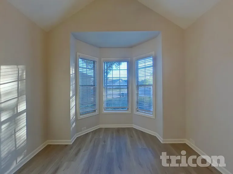 222 High Court Way — Photo 3