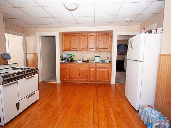 3rd image of 8 Fern St