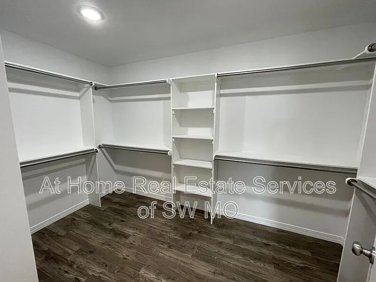 327 Forest Hollow St — Photo 19