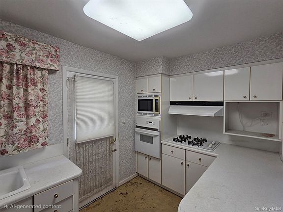 3rd image of 42 Sheridan Street