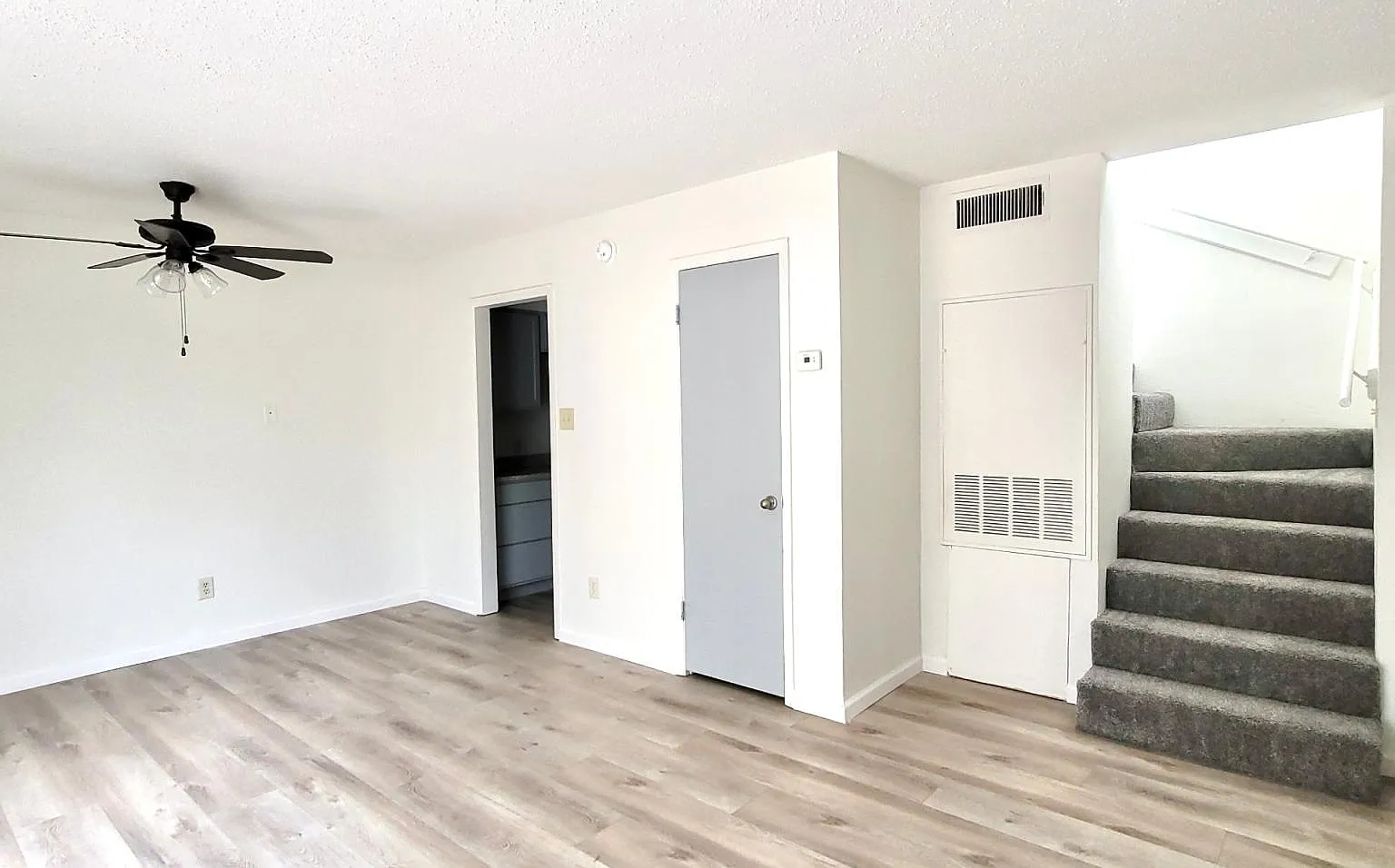 2 bed, 925 sqft, $1,100 — Photo 1