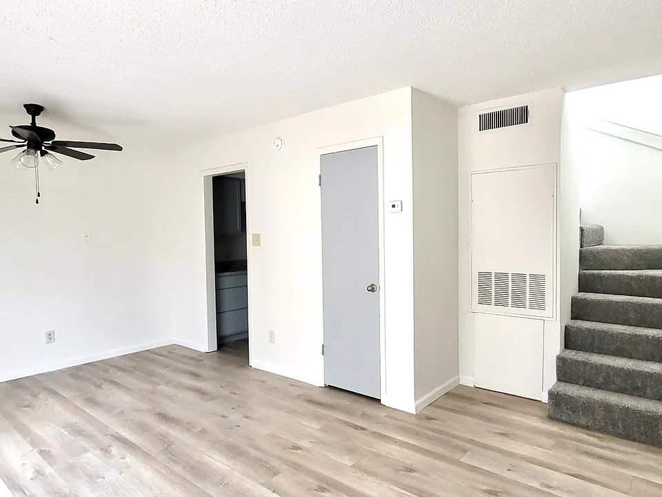 1809 Potomac Pl #C