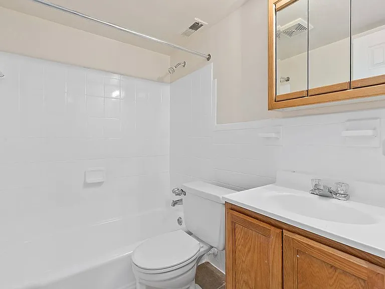 101 North Ripley Apartments — Photo 12