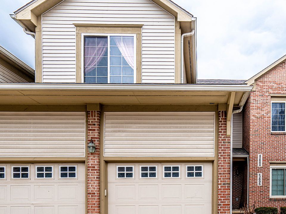 1st image of 42684 Gateway Dr