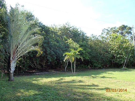 3rd image of 2526 SE Alfonso Avenue