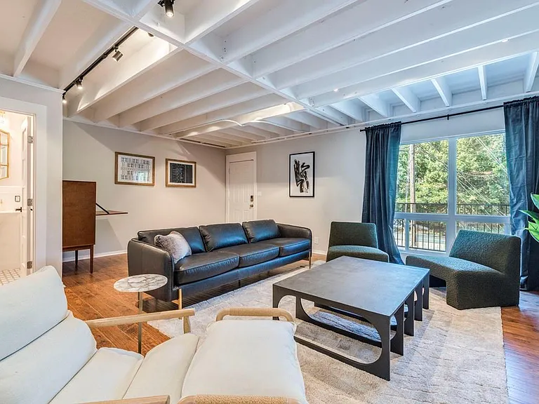 500 E Riverside Dr #206 — Photo 5