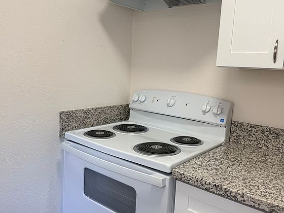 5th image of 236 Kennedy St APT 6