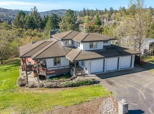 395 Autumn Ln, Medford, OR 97502