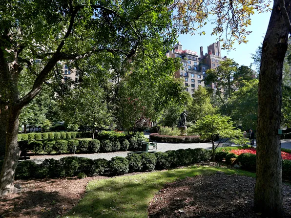 1 Lexington Avenue 1/2D image 9 of 9