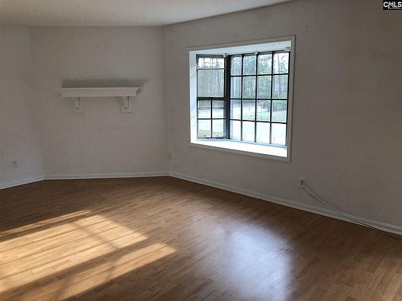 3rd image of 217 Bent Bough Cir