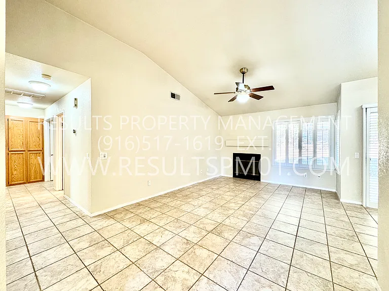 3413 Cobblestone Dr — Photo 10