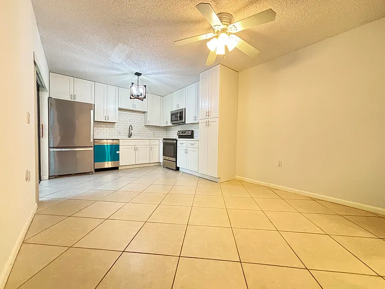 2110 21st Ln — Photo 7
