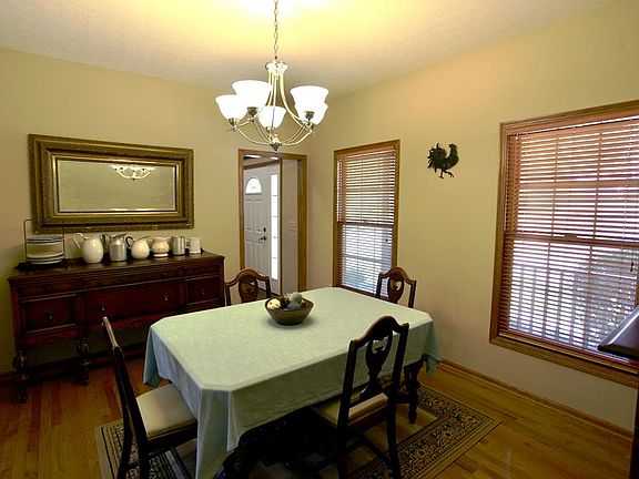 5th image of 178 Applewood Dr
