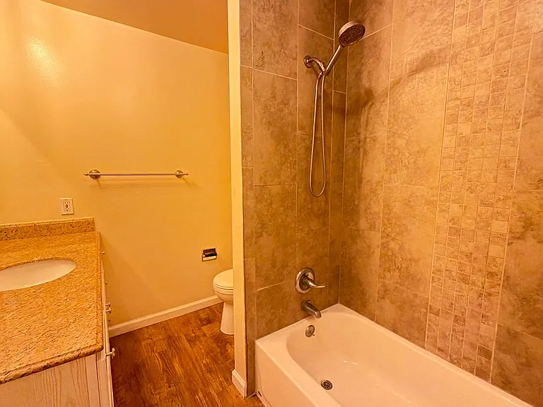 101 Glen Eyrie Avenue — Photo 11