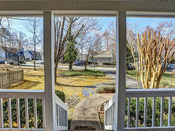 4th image of 2520 Glenstone Pl