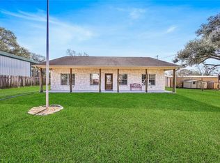 1819 Mills St, Waller, TX 77484