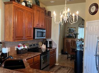 105 Abrego Circle Dr, Floresville, TX 78114