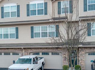 182 Old Schoolhouse Ln, Mechanicsburg, PA 17055