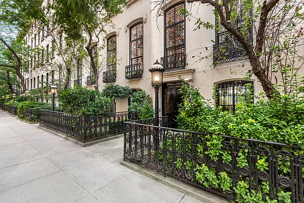 Sold by Compass | media 13