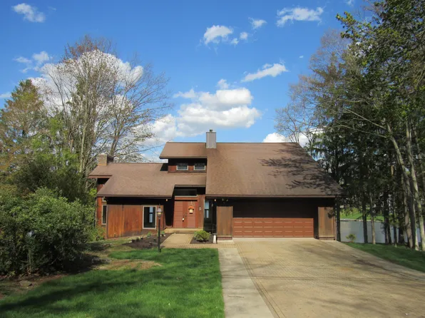 16155 Treasure Lake Rd, Du Bois, PA 15801