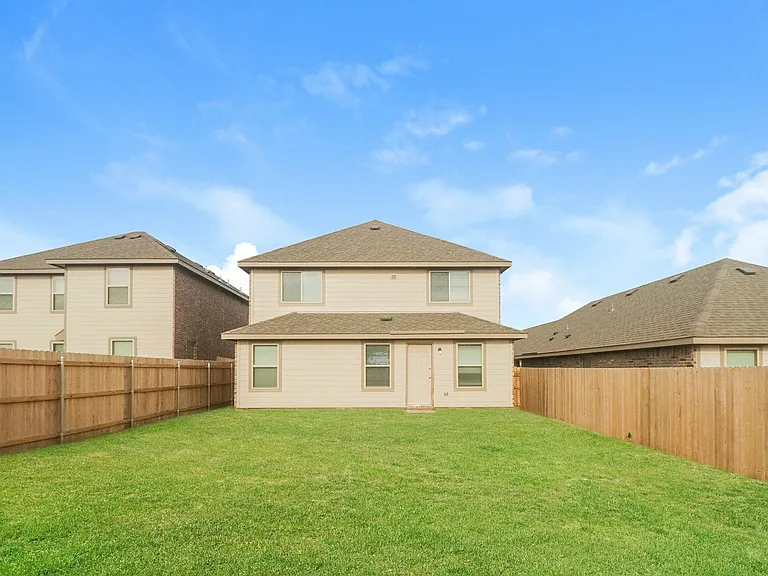 1407 Matthew Dr — Photo 5