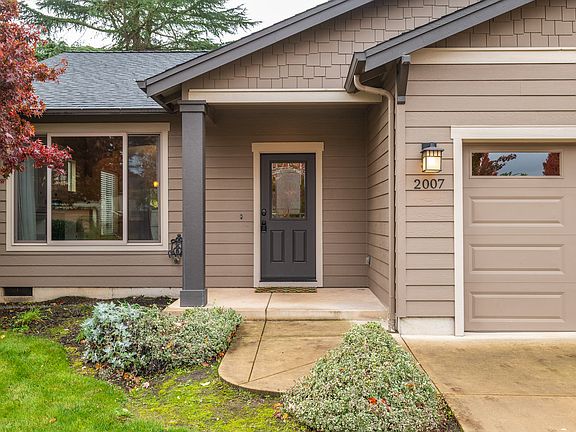 2nd image of 2007 Woodside Dr