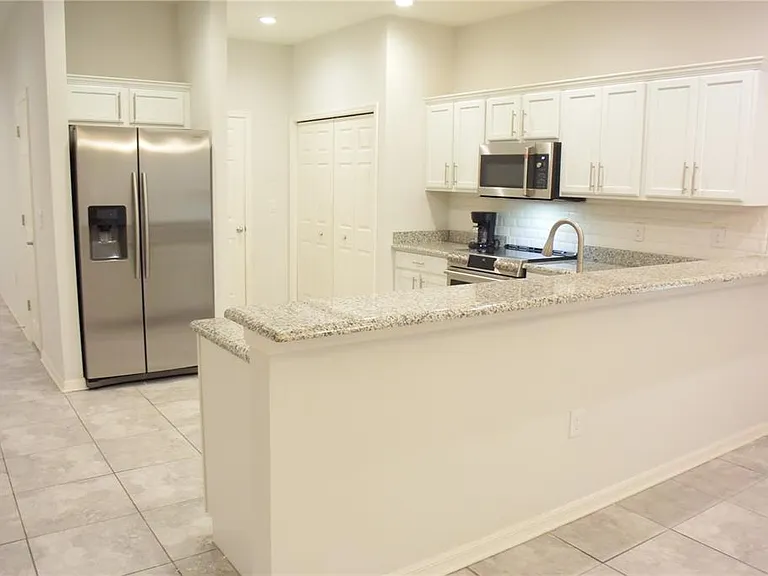 1213 Grantham Dr — Photo 5
