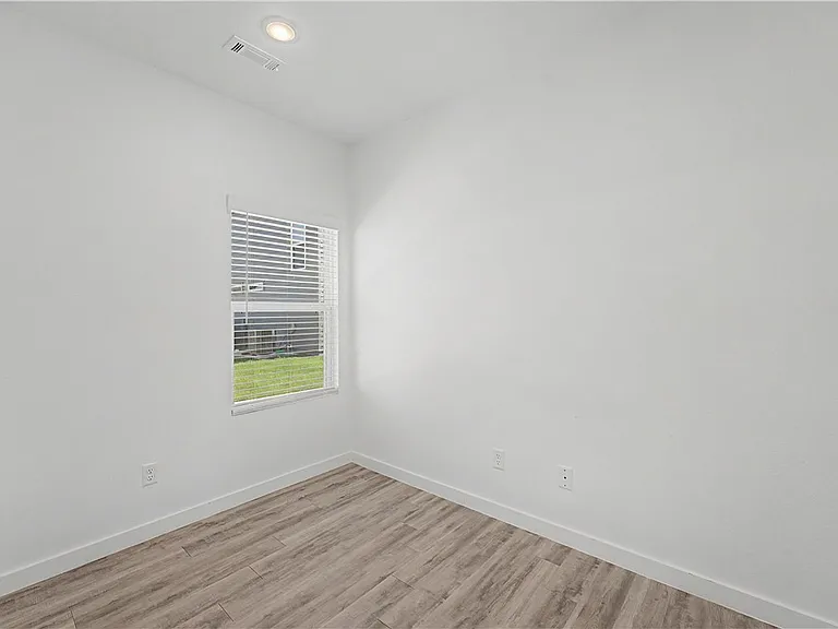 890 Tennessee Ave — Photo 10