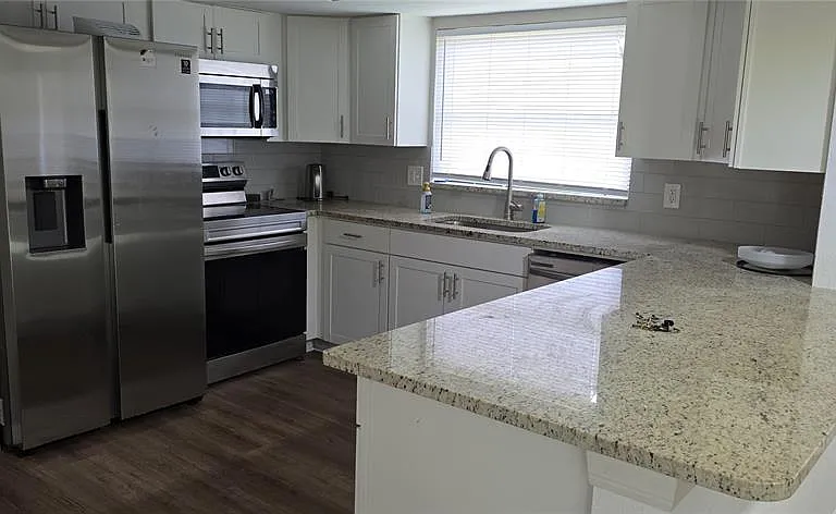 10021 Cherry Creek Ln — Photo 1