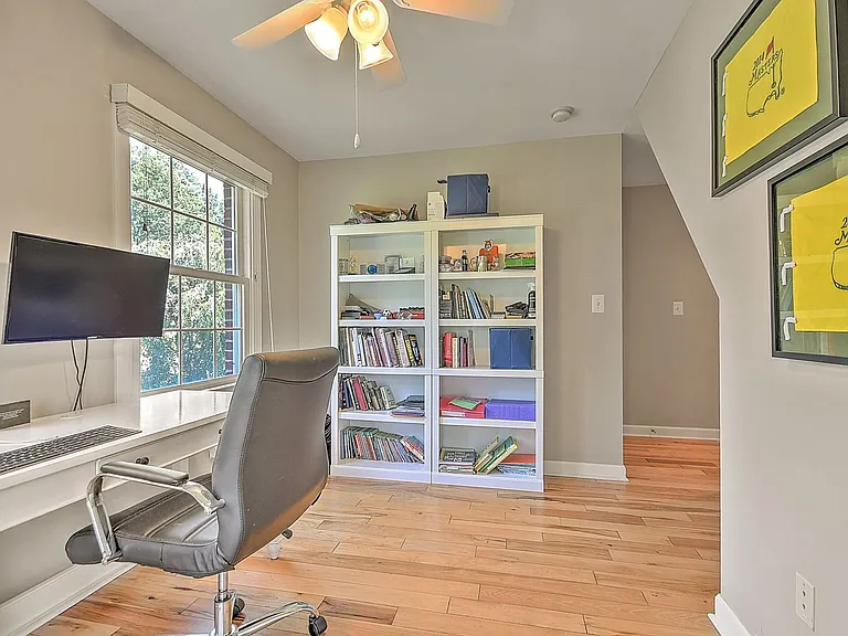 9 Wayland Ct — Photo 38