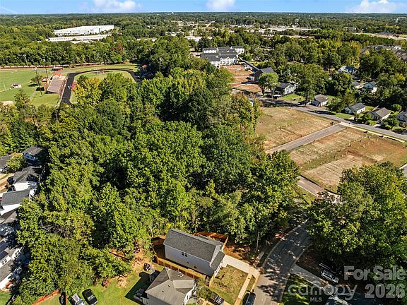4th image of 3600 Bullard St