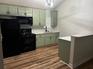 200 Hillary Ln #B, Allenhurst, GA 31301