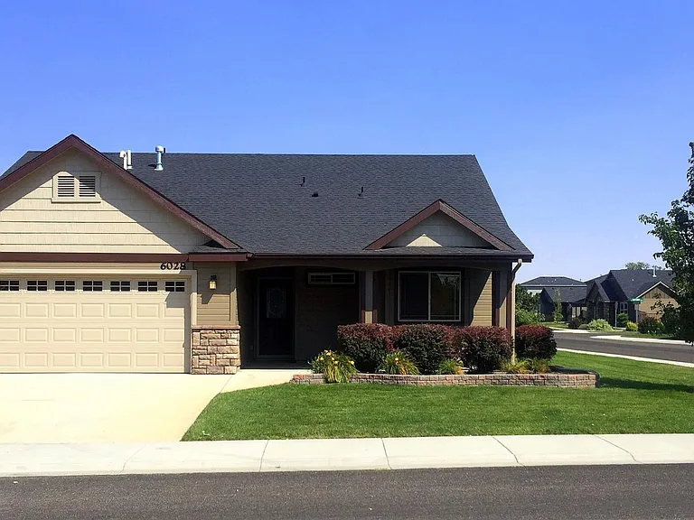 6028 S Red Crest Ave — Photo 3