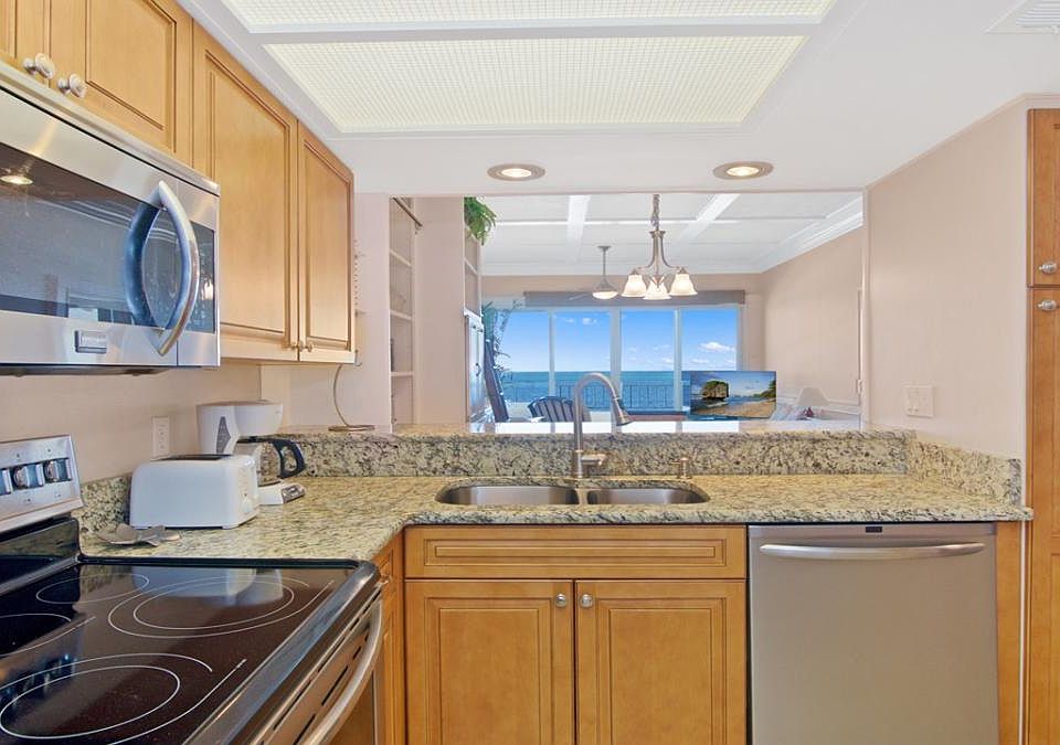 View from Kitchen to Ocean