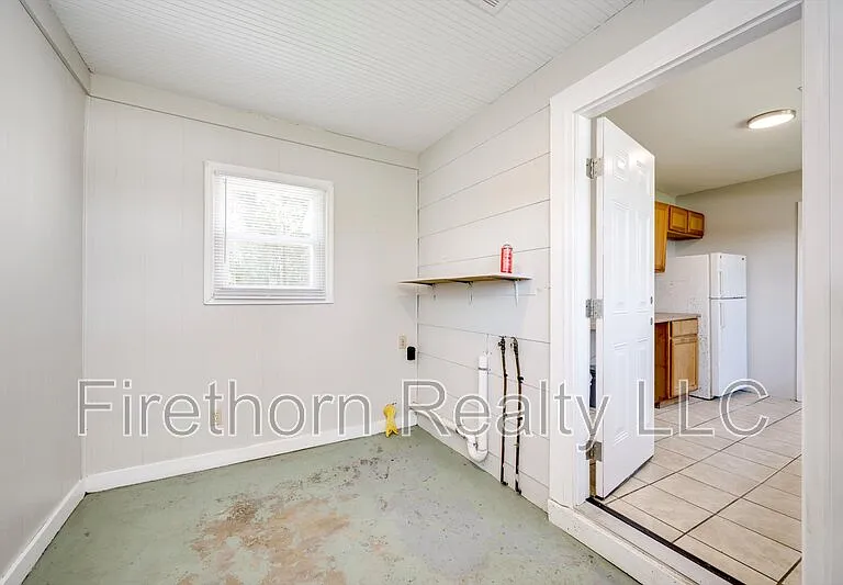 2315 Tobacco Rd — Photo 13