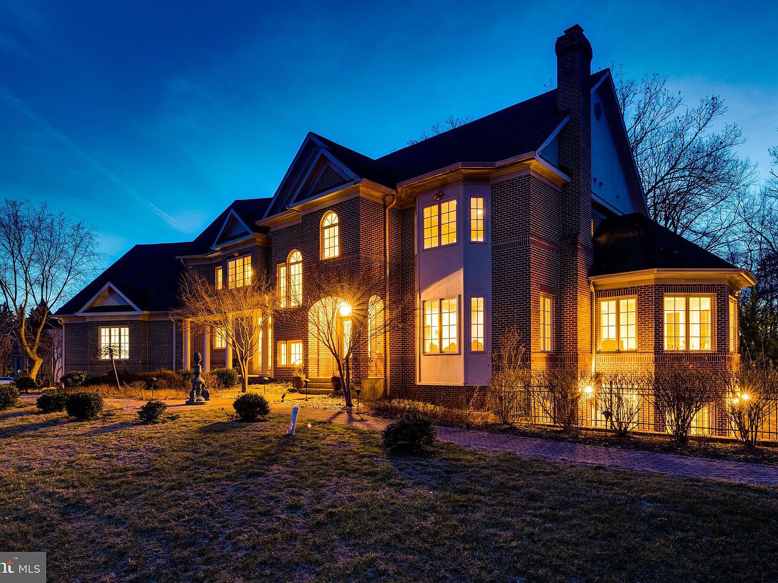 906 Falls Bridge Ln, Great Falls, VA 22066 Zillow