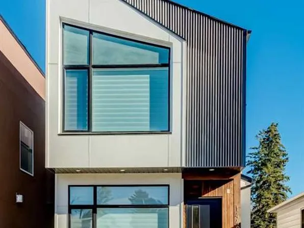 1440 W 29th St SW, Calgary, AB T3C 1M2