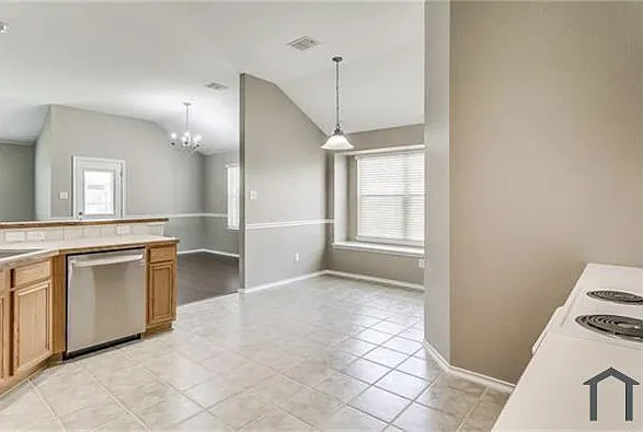 12132 Macaroon Ln — Photo 3