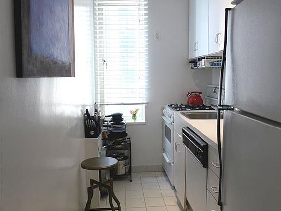 5th image of 40 Central Park S #6I