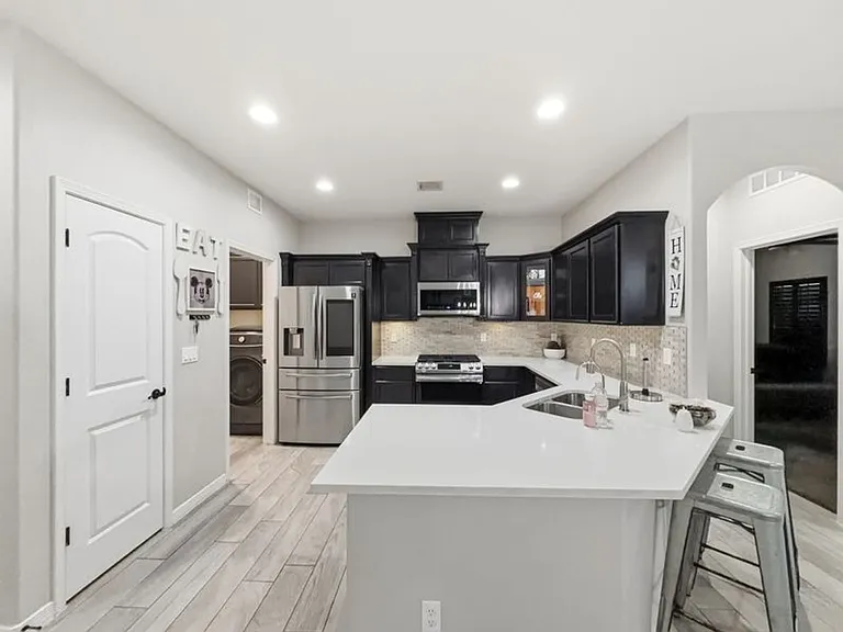 13655 Stonor Ct — Photo 10